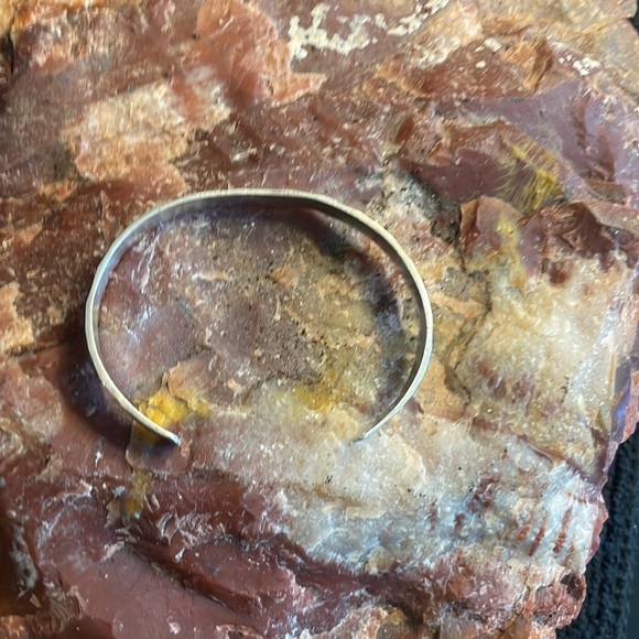 Sterling silver hammered bracelet - Picture 2 of 3